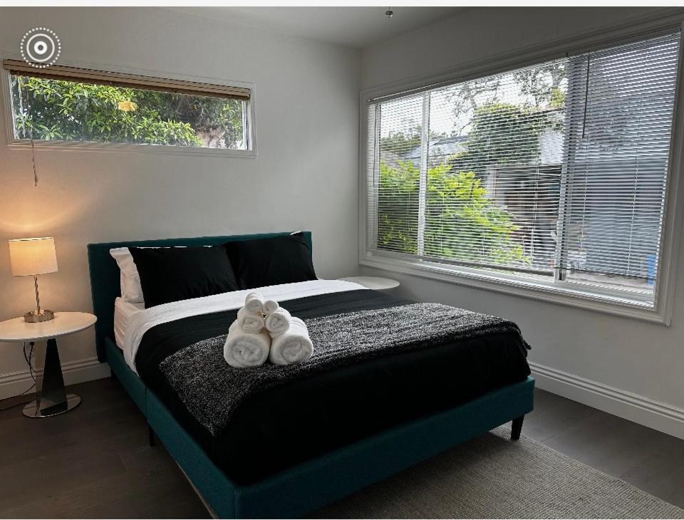 Sunset Strip Bed & Breakfast Los Angeles Exterior photo