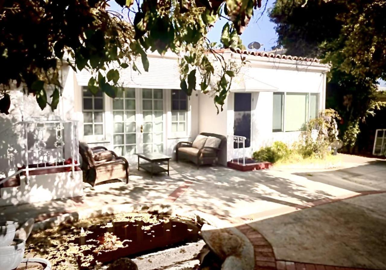 Sunset Strip Bed & Breakfast Los Angeles Exterior photo