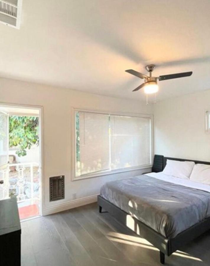 Sunset Strip Bed & Breakfast Los Angeles Exterior photo